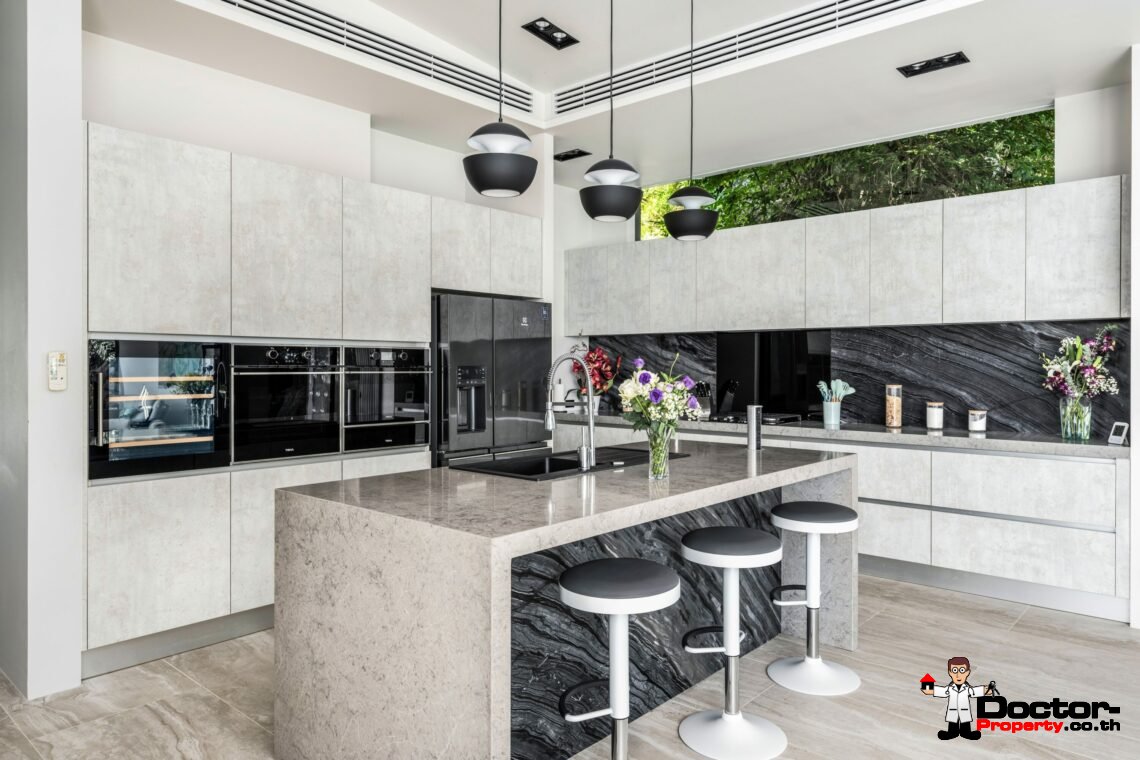 Modern Luxury Villa with Exhilarating Panorama in Na Mueang, Koh Samui – For Sale